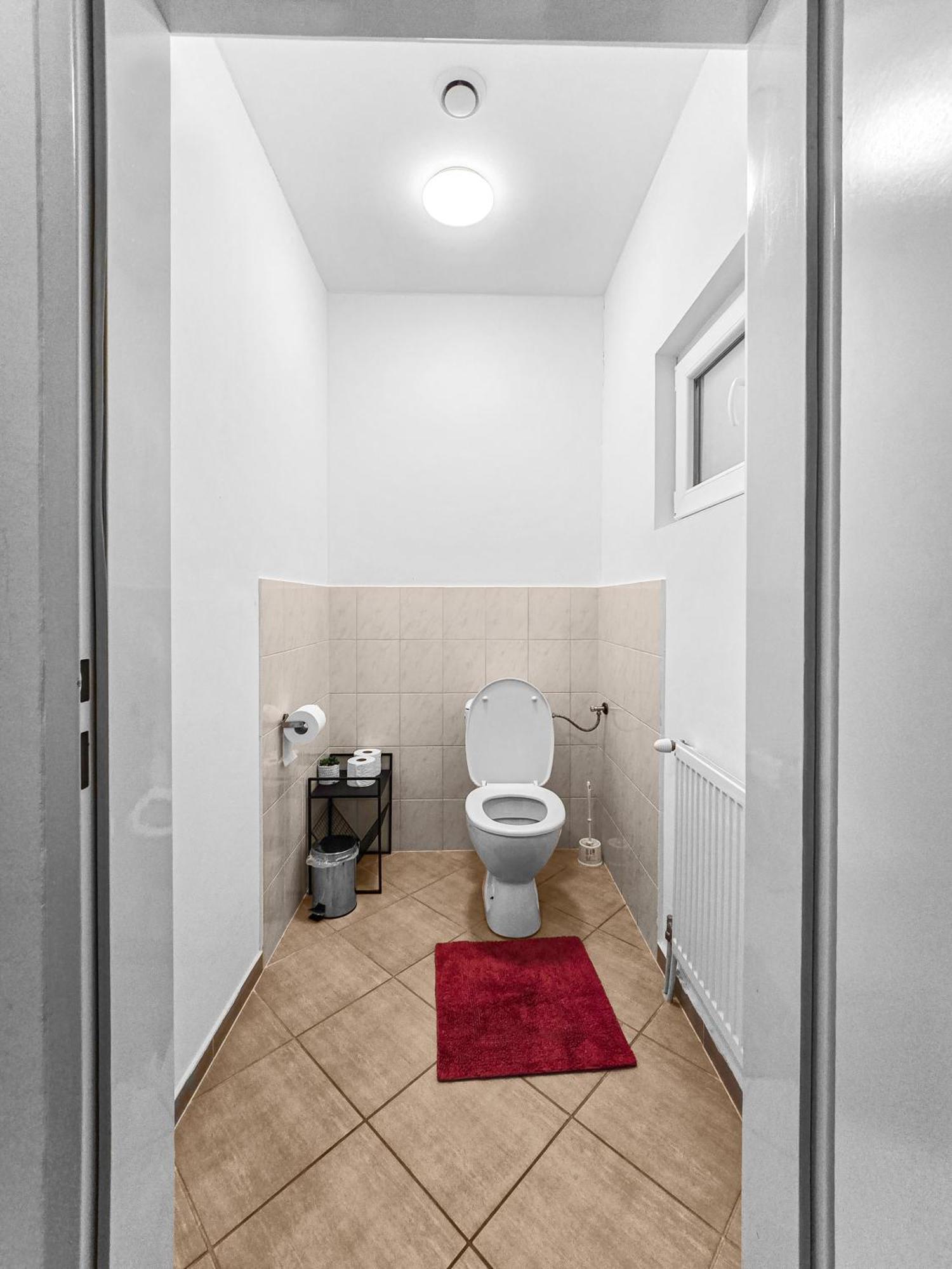 Three-Bedroom, Three King-Size Bed Retreat Bécs Kültér fotó