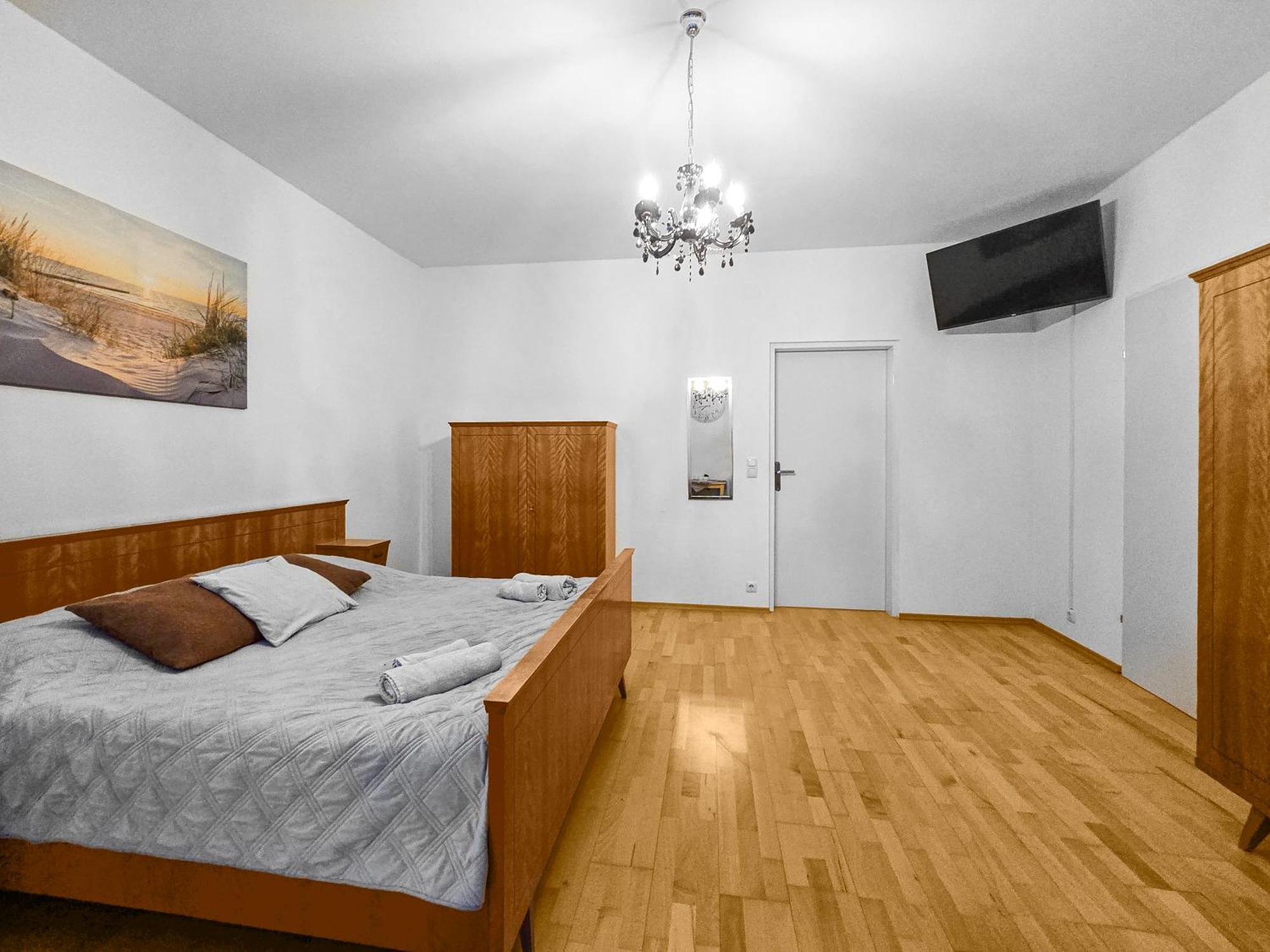 Three-Bedroom, Three King-Size Bed Retreat Bécs Kültér fotó