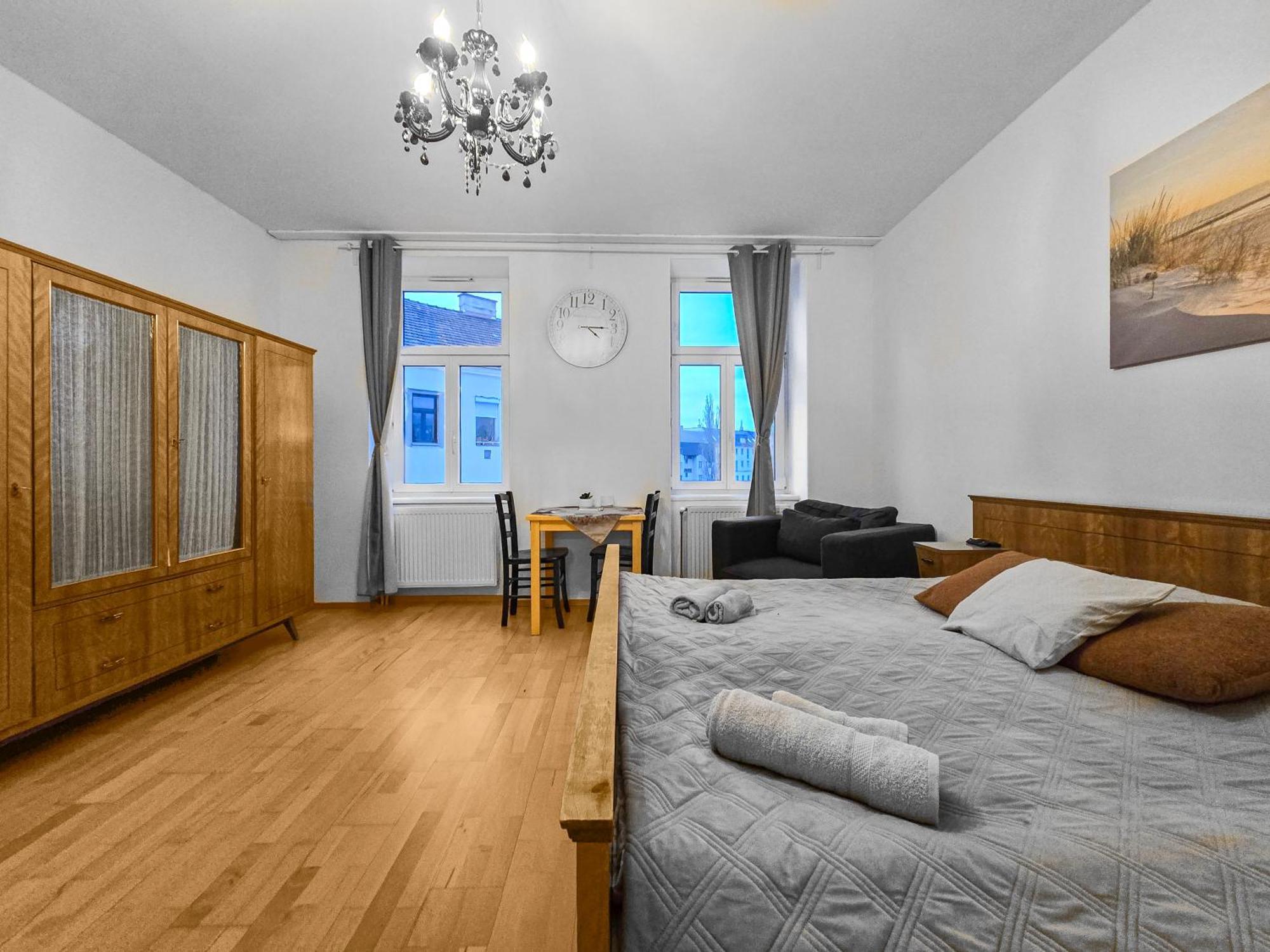 Three-Bedroom, Three King-Size Bed Retreat Bécs Kültér fotó