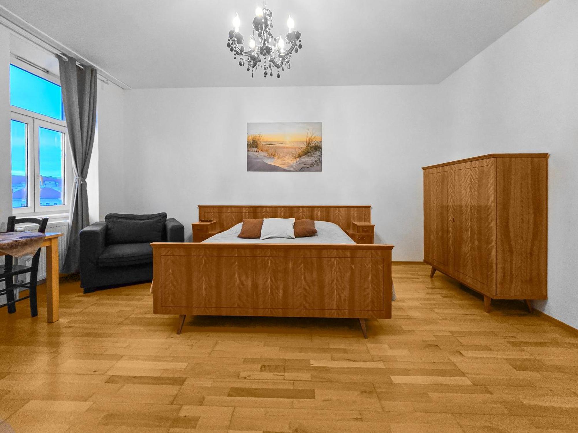 Three-Bedroom, Three King-Size Bed Retreat Bécs Kültér fotó